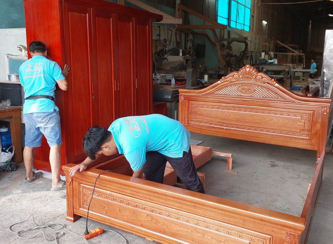 Đầu giường gỗ xoan đào thiết kế đơn giản chắc chắn