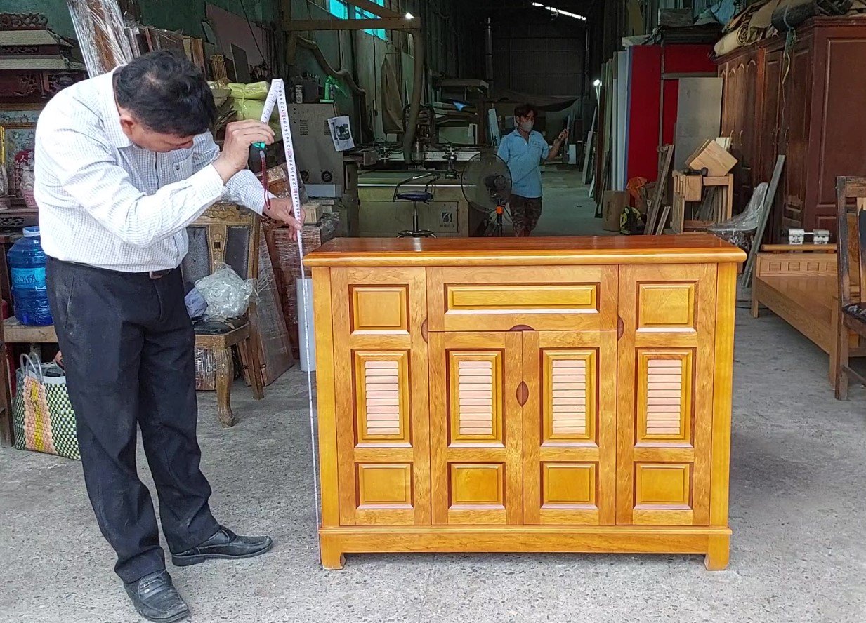 Tủ giày gỗ tự nhiên 1m2 MS 3258 Tủ đựng giày gỗ xoan đào đặt gần cửa ra vào