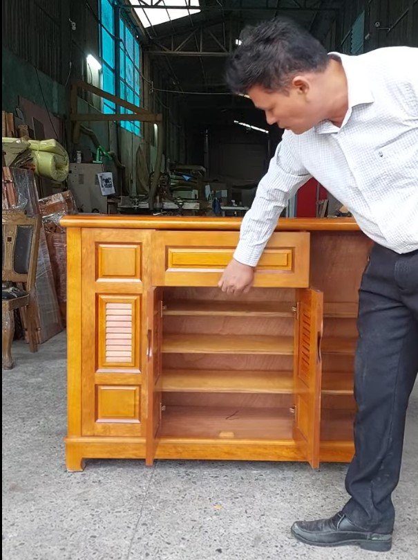 Tủ giày gỗ tự nhiên 1m2 MS 3258 Mẫu tủ giày gỗ tự nhiên phù hợp nhà phố