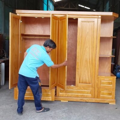 Tủ quần áo 4 cánh kèm kệ trang trí
