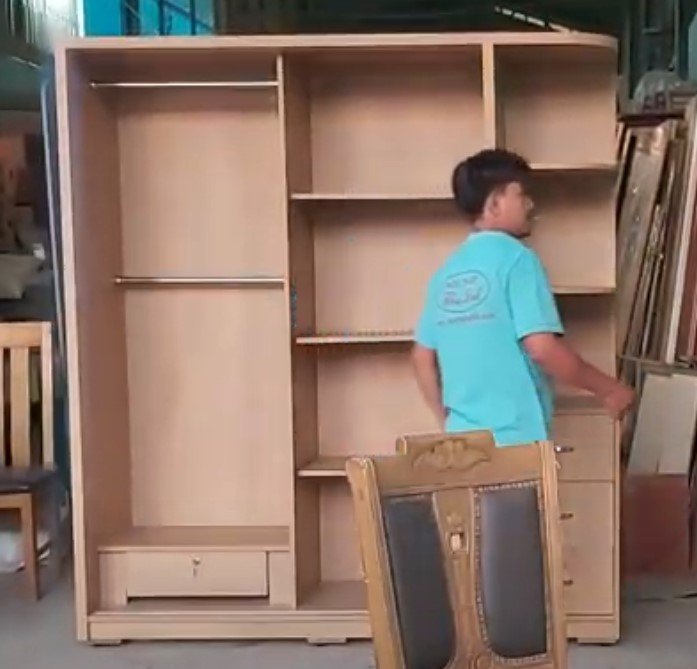 Tủ quần áo cánh lùa có kệ trang trí MS 3470 Tủ quần áo cánh lùa có kệ trang trí màu vân gỗ