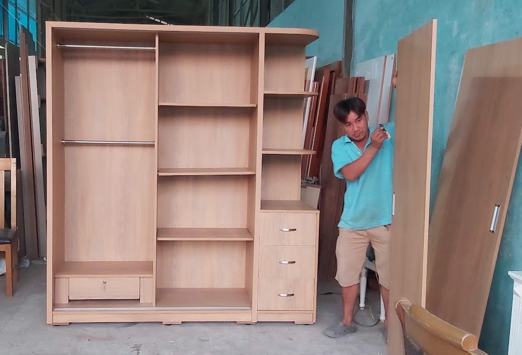Tủ quần áo cánh lùa có kệ trang trí MS 3470 Kệ trang trí trên tủ áo cửa lùa MS 3470