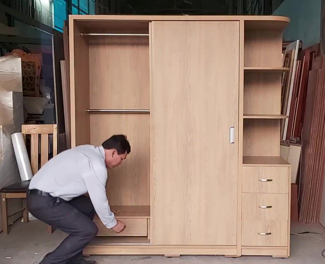 Tủ quần áo 4 cánh kèm kệ trang trí MS 3263