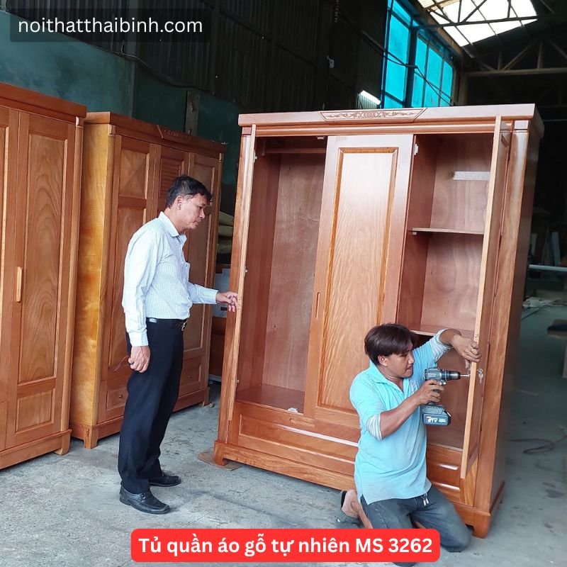 Cận cảnh vân gỗ tủ quần áo gỗ tự nhiên MS 3262