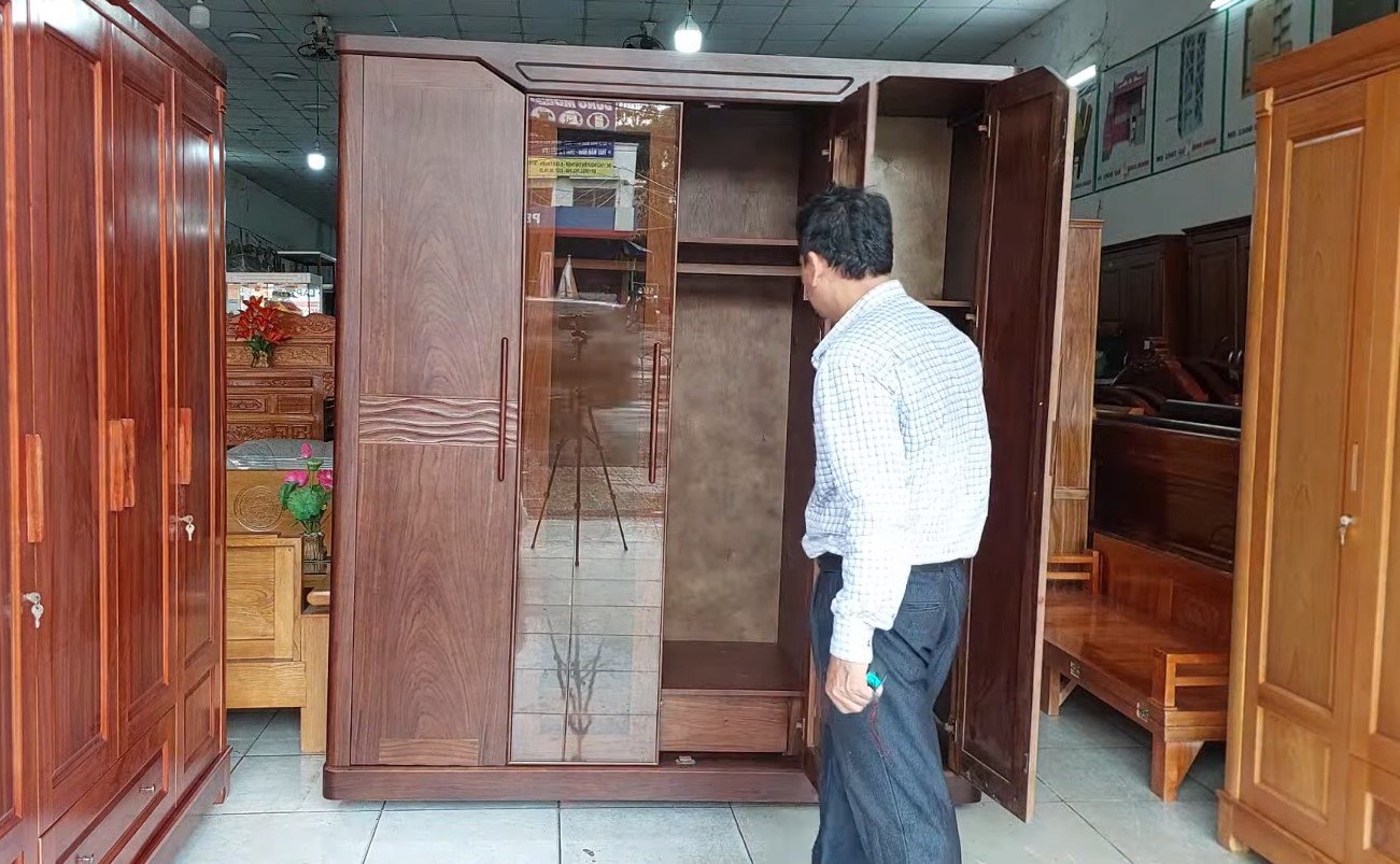 Tủ quần áo 4 cánh kèm kệ trang trí MS 3263