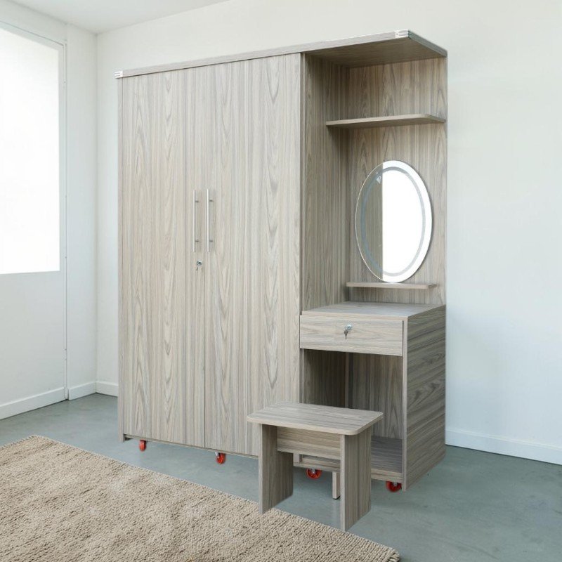 Mặt trước tủ quần áo liền bàn trang điểm có gương tích hợp