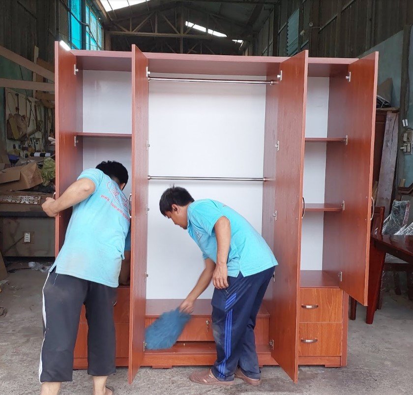 Mặt trước tủ quần áo gỗ công nghiệp vân gỗ tự nhiên