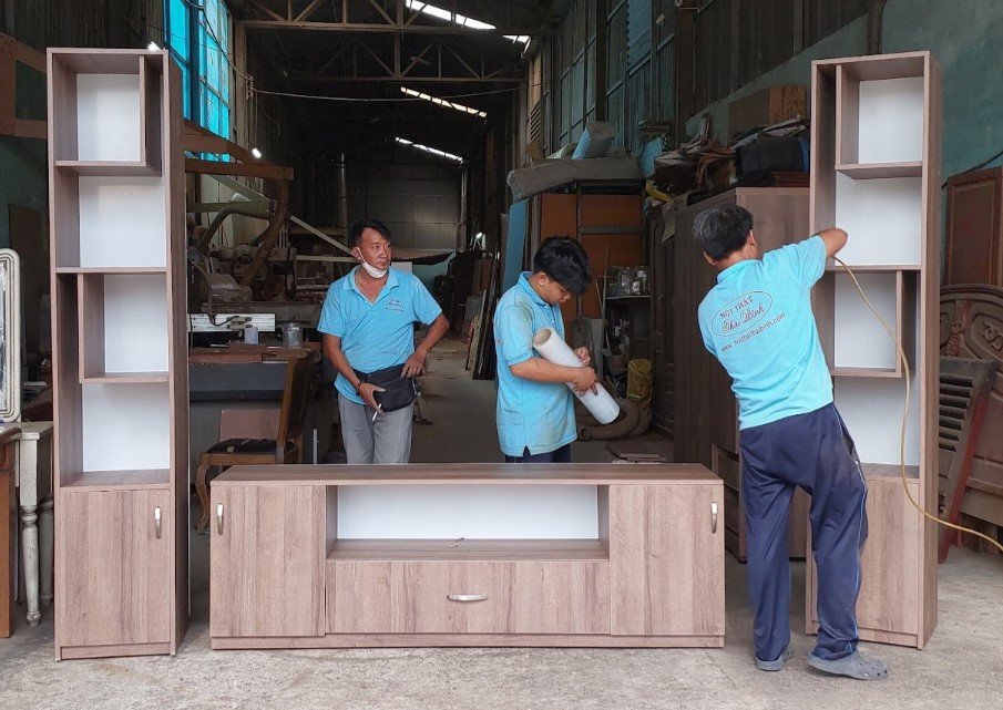 Tủ kệ tivi liền tủ rượu gỗ tự nhiên MS 2747