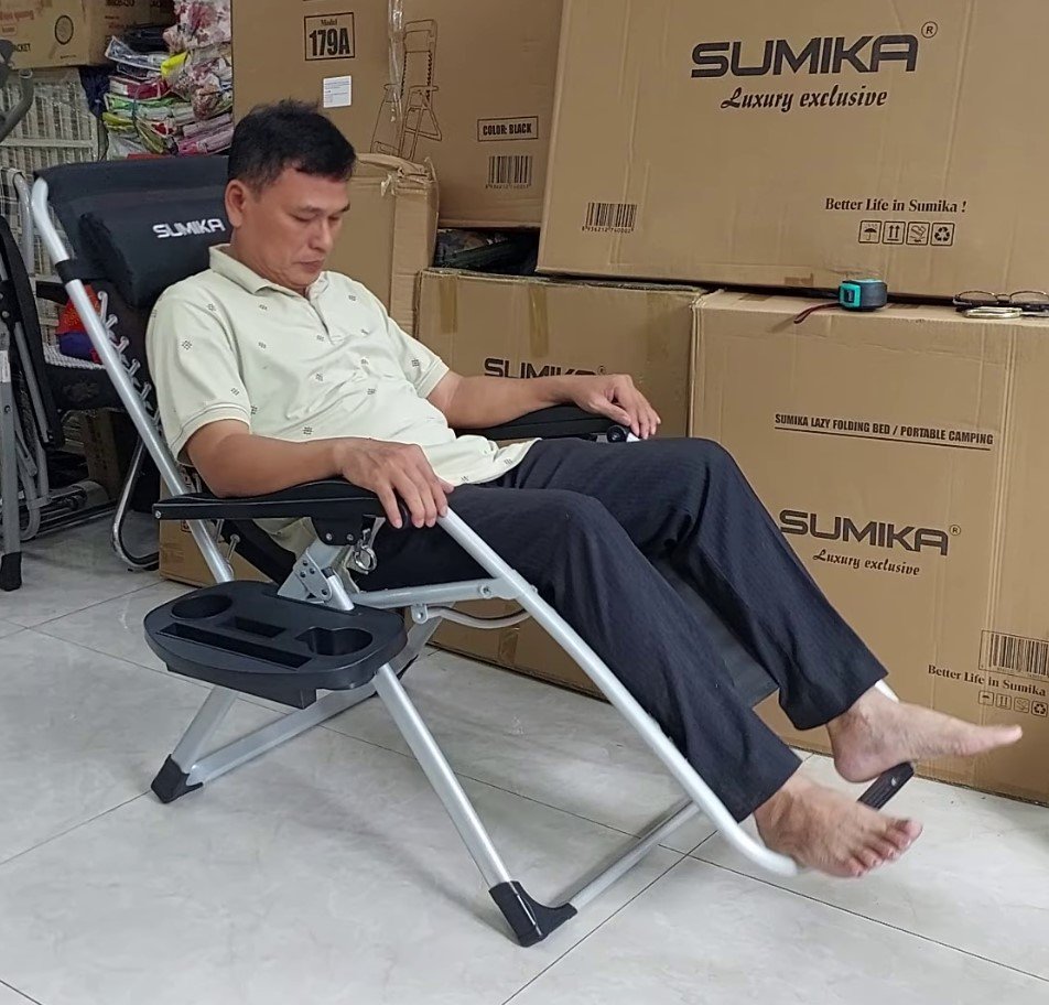Ghế xếp thư giãn Sumika khung xám kèm khay để ly