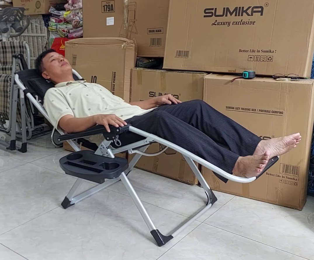 Ghế xếp Sumika lưới đen gấp gọn dễ di chuyển