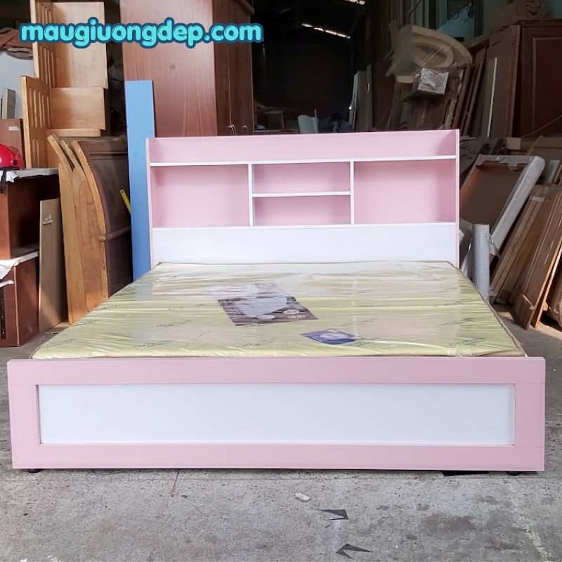 Không gian phòng ngủ với giường hiện đại màu hồng