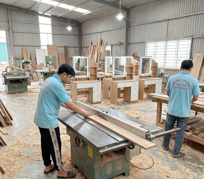 Xưởng sản xuất bàn trang điểm đèn LED