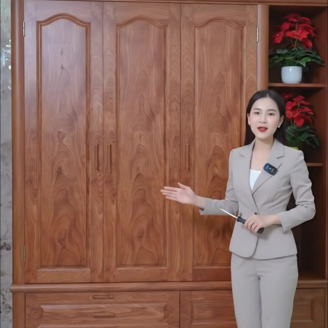 Mẫu tủ quần áo gỗ tự nhiên có đường vân đẹp và thiết kế sang trọng cho phòng ngủ.