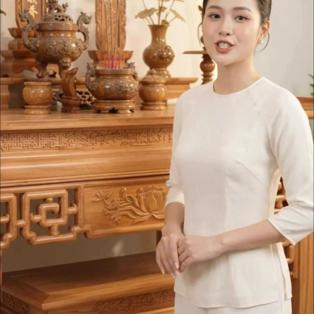 Yếu tố phong thủy bàn thờ gia đình thứ ba Chất liệu gỗ và màu sắc